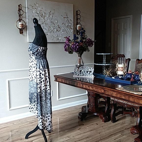 Charlotte Russe Strapless High Low Dress. Size M - Picture 9 of 17